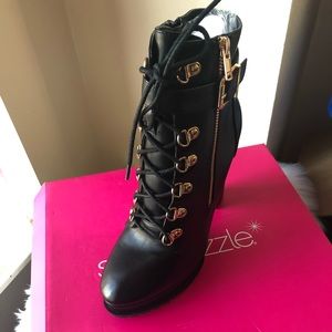 Brand New Black Shoe Dazzle Boots